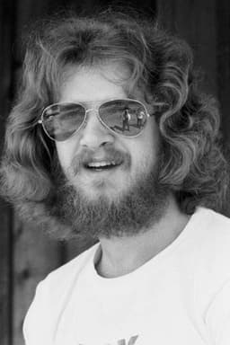 Photo of Lee Loughnane