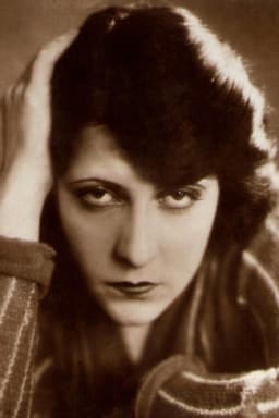 Photo of Lissy Arna