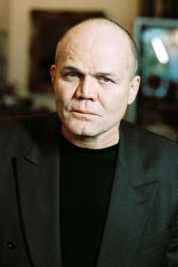 Photo of Dan van Husen