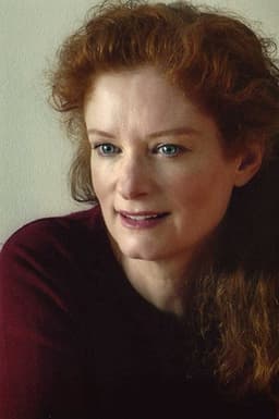 Photo of Lisa Pelikan