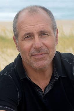 Photo of Simon Crane