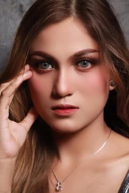 Photo of Evelyn Aurora