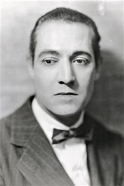 Photo of Elliott Dexter