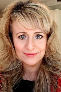 Photo of Dr. Angie Phipps