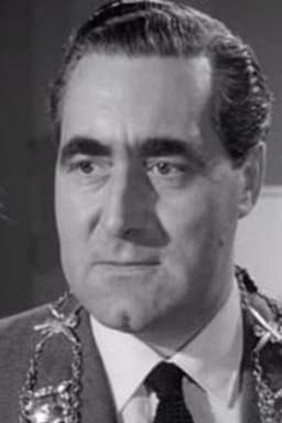 Photo of Leslie Sands