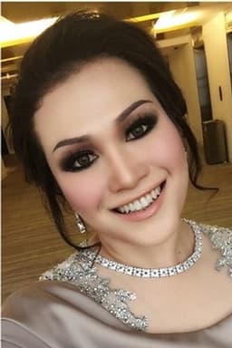Photo of Zizie Izette