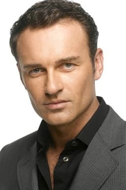 Photo of Julian McMahon