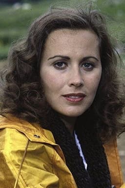 Photo of Kate Nelligan