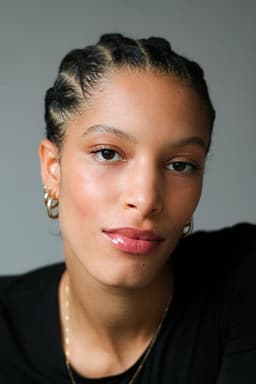 Photo of Angèle Mac