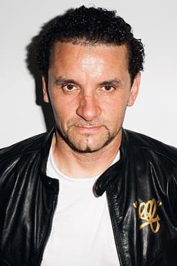 Photo of Lee Quiñones