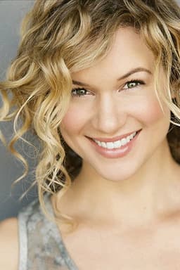 Photo of Sarah Souza