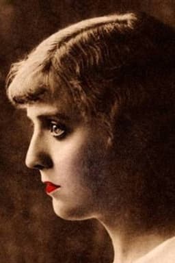 Photo of Lilly Jacobson