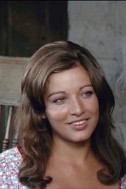 Photo of Silvia Manríquez