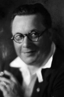 Photo of Willard Louis