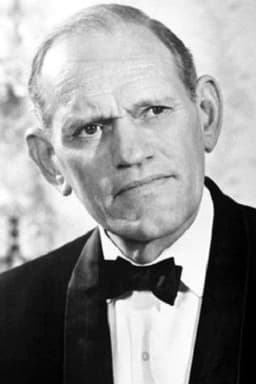 Photo of Harry Andrews
