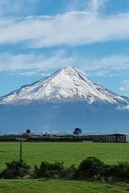 Photo of Te Kāhui Tupua Taranaki Mounga