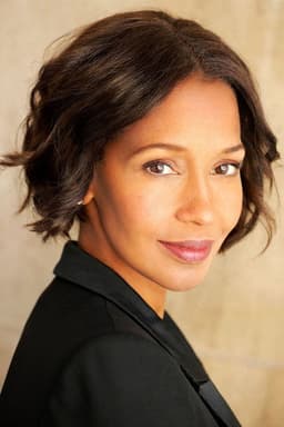 Photo of Lenore Thomas