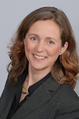 Photo of Lucy Deakins