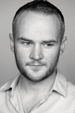 Photo of Oliver Lansley