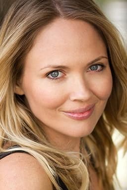 Photo of Lara Cox
