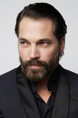 Photo of Tim Rozon
