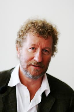 Photo of Sebastian Faulks