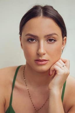 Photo of Léora Barbara