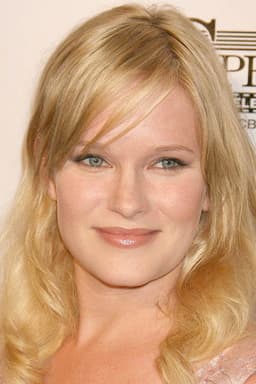 Photo of Nicholle Tom