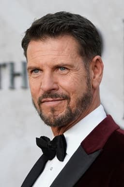 Photo of Lloyd Owen
