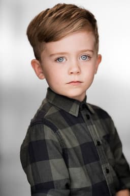 Photo of Taylor Sullivan