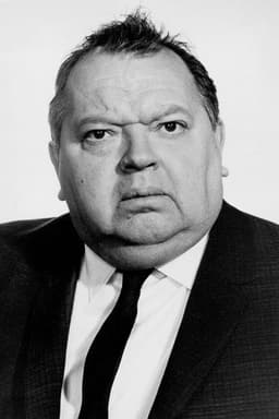 Photo of Leon Askin