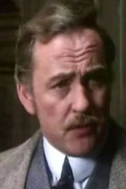 Photo of Oliver Maguire