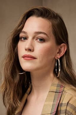 Photo of Victoria Pedretti