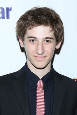 Photo of Noah Robbins