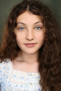Photo of Chloe Raphael