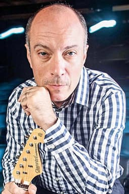 Photo of Edgard Scandurra