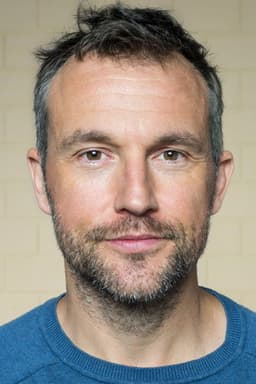 Photo of Shaun Benson