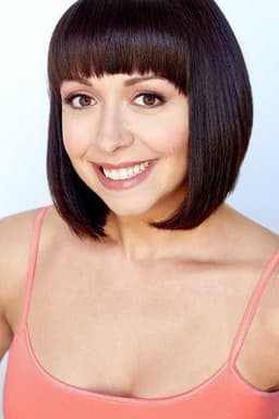 Photo of Lisa Dee