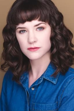 Photo of Hannah Perry