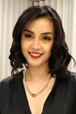 Photo of Jenn Rosa