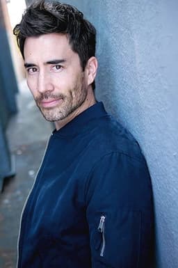 Photo of Andrew Roach