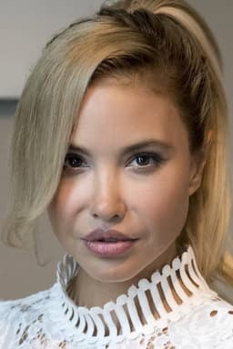 Photo of Elena Belle