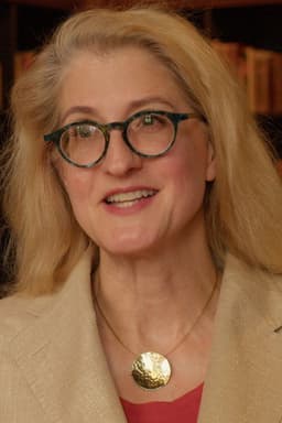Photo of Lucinda Martin