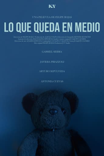 Poster for LO QUE QUEDA EN MEDIO