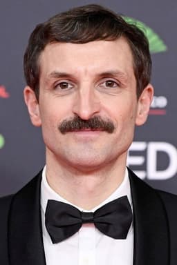 Photo of Julián Villagrán