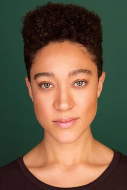 Photo of Chloe Freeman