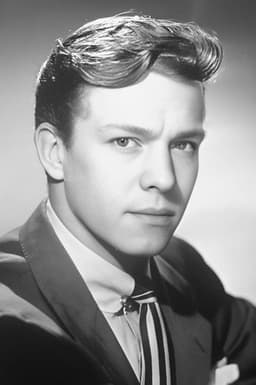 Photo of Lee MacGregor