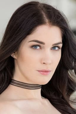 Photo of Evelyn Claire