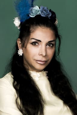 Photo of Zinat Pirzadeh