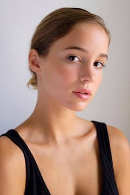 Photo of Alba Baptista